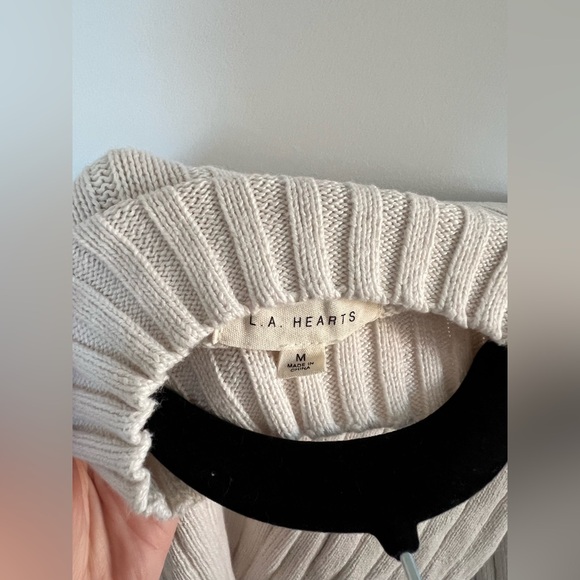 L.A Hearts Cropped Turtleneck Sweater - Picture 2 of 3